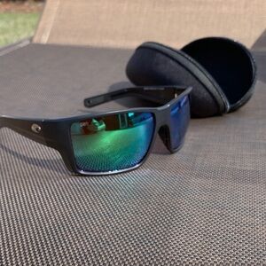 Costa Reefton PRO sunglasses. Excellent condition